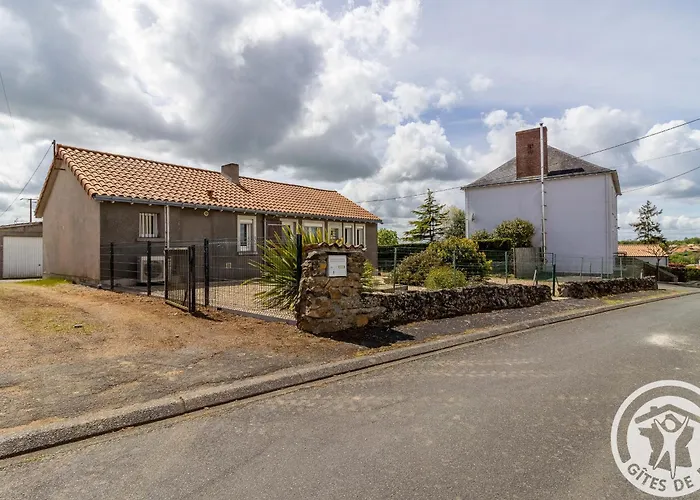 Charmante Maison De Plain-pied, Proche Commerces Et Activites, Entre Nantes Et Cholet - Fr-1-622-82 * Saint-Germain-sur-Moine